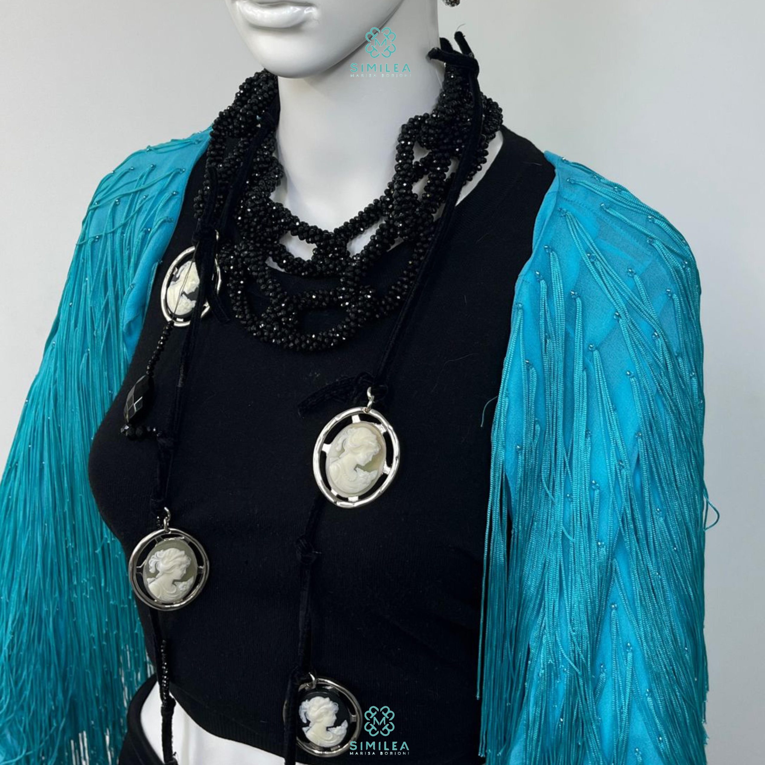 Similea Gioielli - Poncho azzurro frange - collana cammei -b